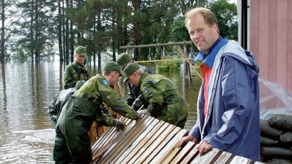 Sören Hjalmarsson fick hjälpa till vid översvämningar i hela landet. Här i Sundsvall.
