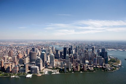 Att få jobba i New York är en dröm för många – och trots hårda regler är det möjligt att göra drömmen till verklighet.