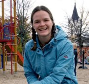 Erica Jernelöv, 28, fick göra ett begåvningstest samt personlighetstest när hon sökte nya jobbet inom barnomsorgen där hon nu ansvarar för planering och utredning i Nora kommun. 