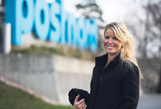 Anna Andelius jobbar på PostNord (tidigare posten). Hon lockades av företagets annonser i Dagens Industri, där en mängd medarbetare pratade om koncernen.