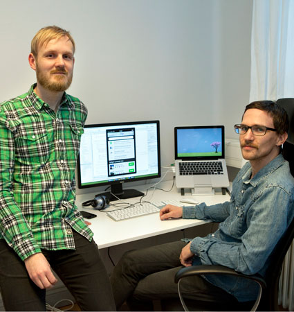 Bobby Ong och Hans Nilsson jobbar med att utveckla appar på en svensk IT-uppstickare.  –  För några år sedan behövde man inte tänka mobilt, i dag är det en förutsättning, säger Hans Nilsson. 