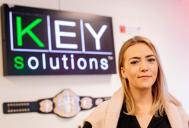 Alexandra Wadström började på Key Solutions för fyra år sedan. I dag är hon projektledare med ansvar för 13 medarbetare. 